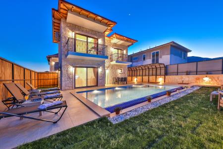 Kaş’ta Özel Havuzlu, Modern Taş Villa - V1043