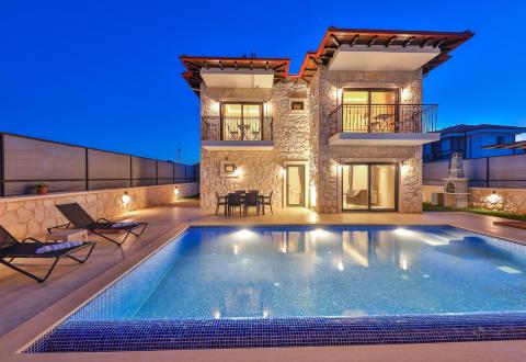 Kaş’ta Özel Havuzlu, Modern Taş Villa - V1044