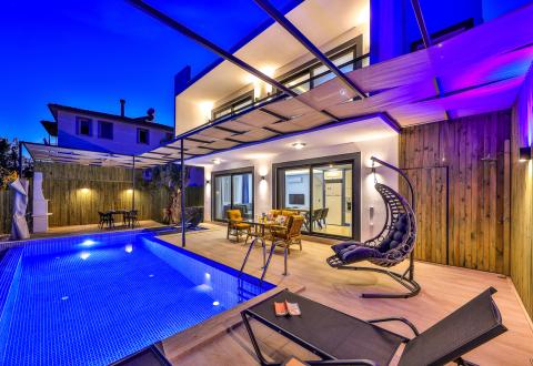 Kaş’ta Deniz Manzaralı Jakuzili Özel Havuzlu Villa - V1034