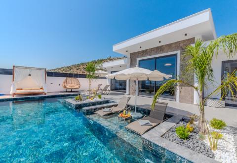 Kalkan’da Jakuzili Lüks Özel Havuzlu Tatil Villası - V2026