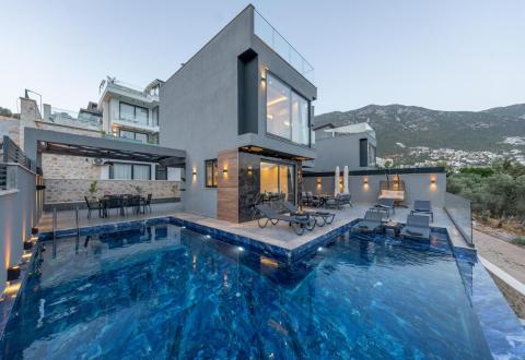 Kalkan’da Özel Havuzlu Deniz Manzaralı Tatil Villası - V2034
