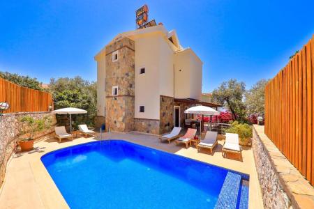 Kaş’ta 9 Kişilik Korunaklı Villa - V1005